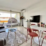 Beautiful Flat With Terrace Near Croisette Appartement