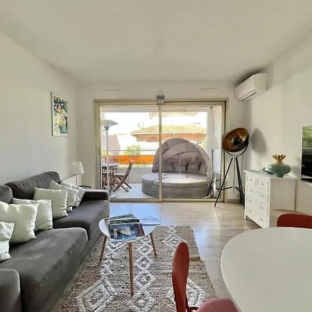 Beautiful Flat With Terrace Near Croisette Апартаменты