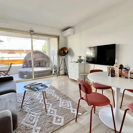 Beautiful Flat With Terrace Near Croisette Апартаменты